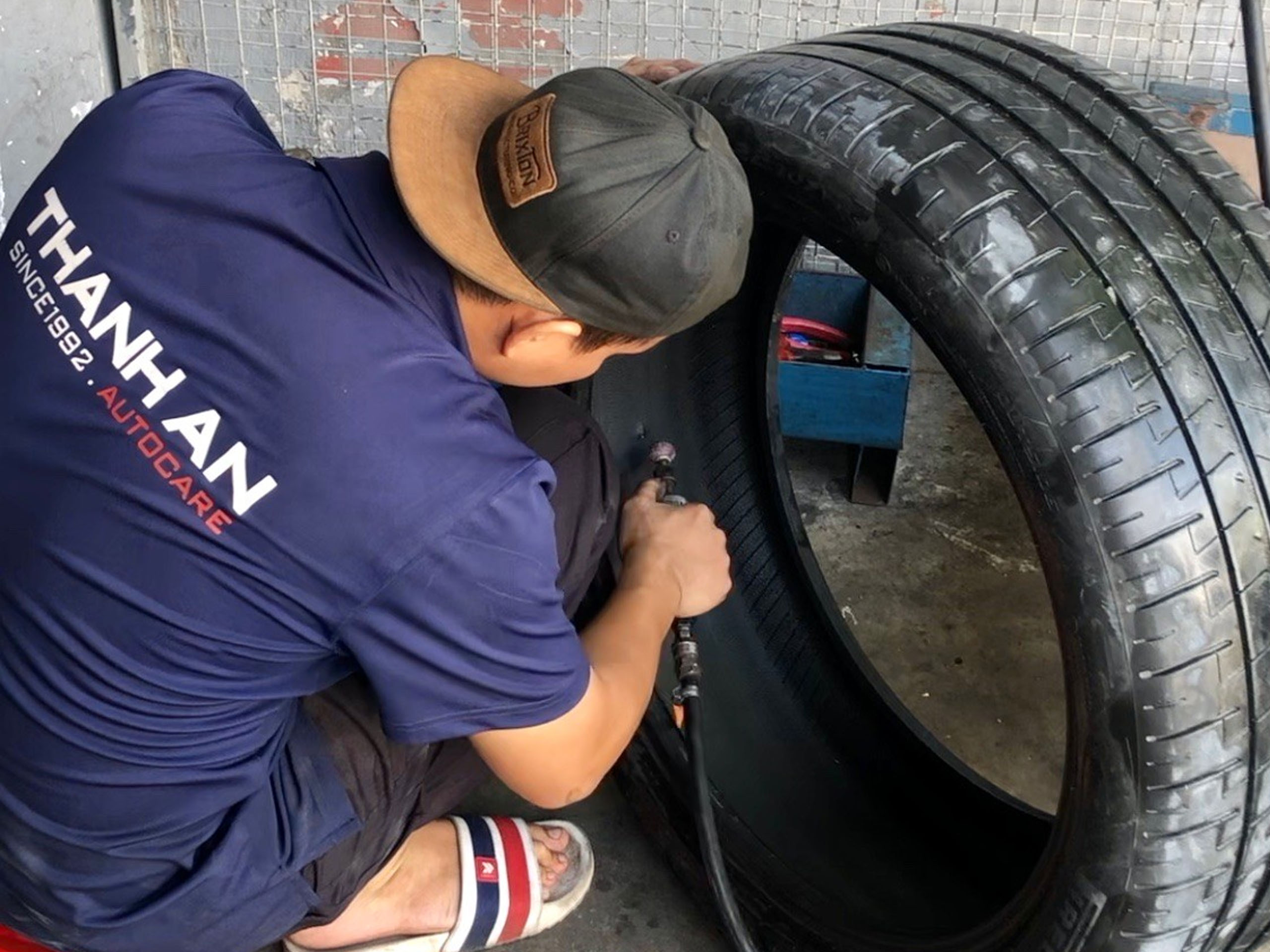 vo-lop-xe-o-to-quan-gan-day-chinh-hang-tai-thanh-an-autocare